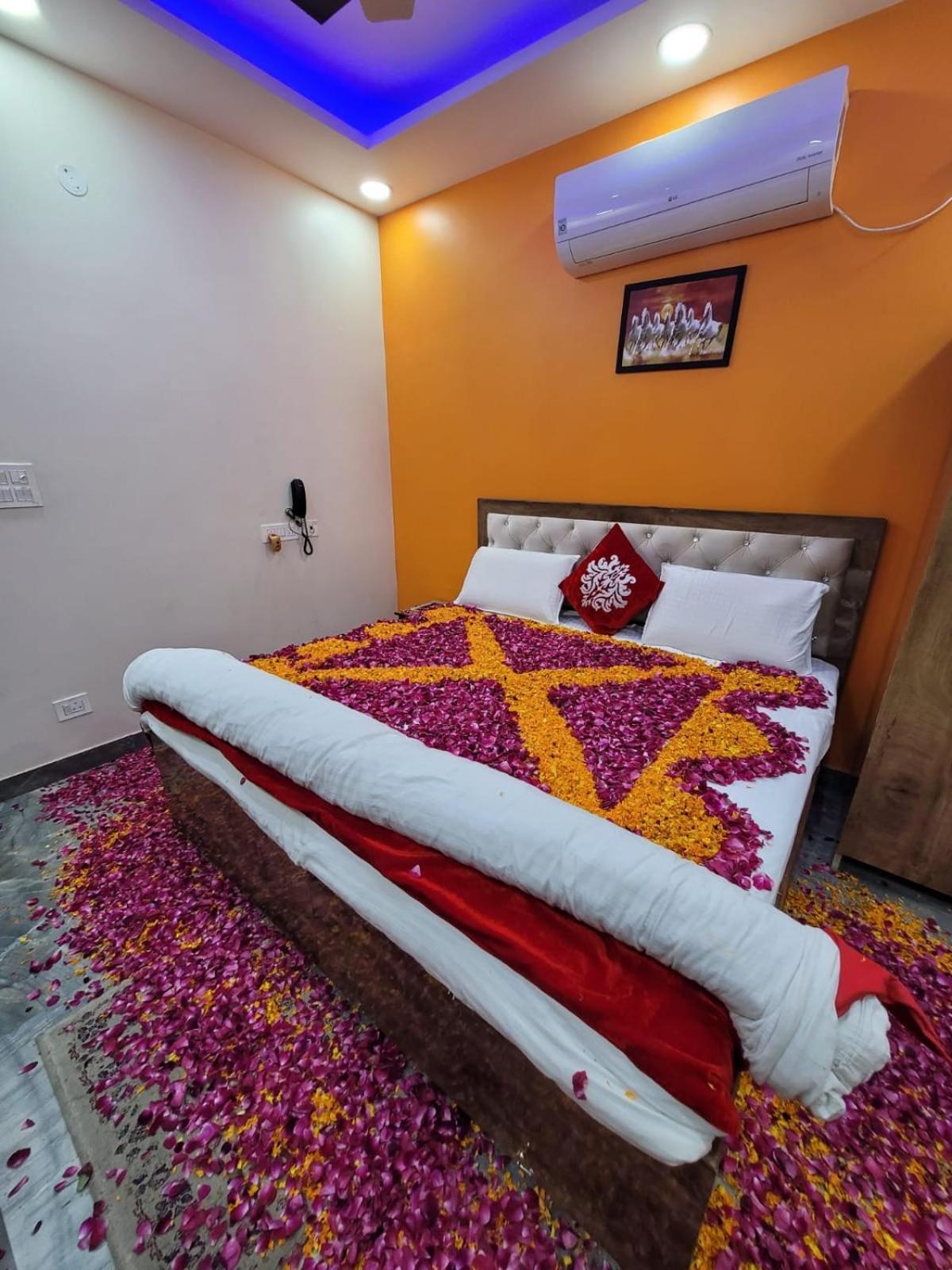 The Swiss Residency Otel Greater Noida Dış mekan fotoğraf